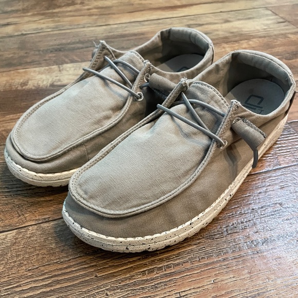 Hey Dude Wendy - Picture 2 of 4